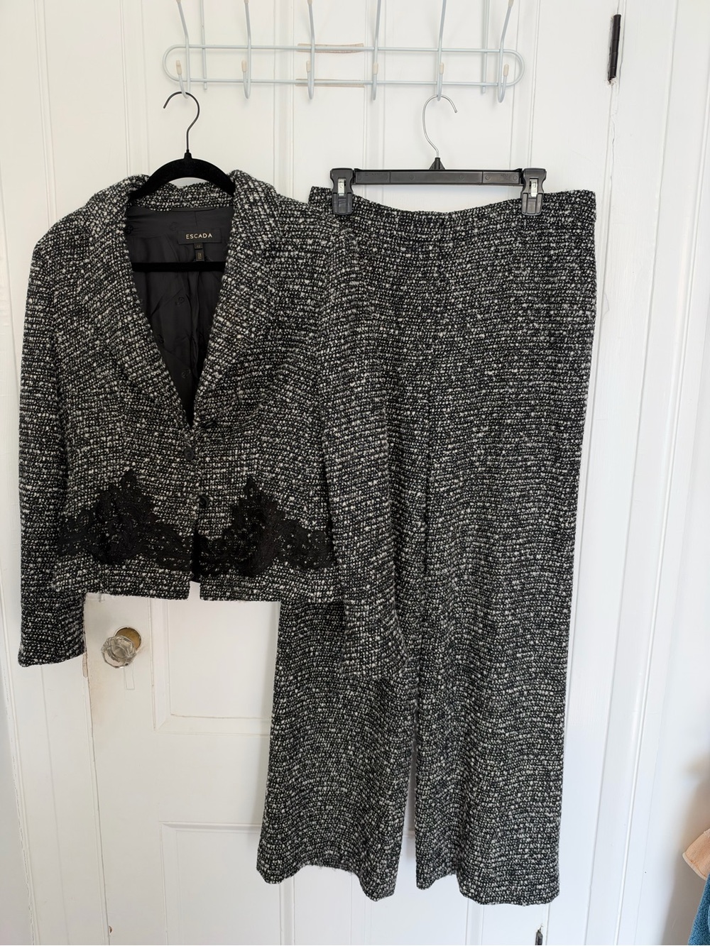 Escada Black & White Tweed Boucle Wide-Leg Pants with Matching Lace Jacket 40/42